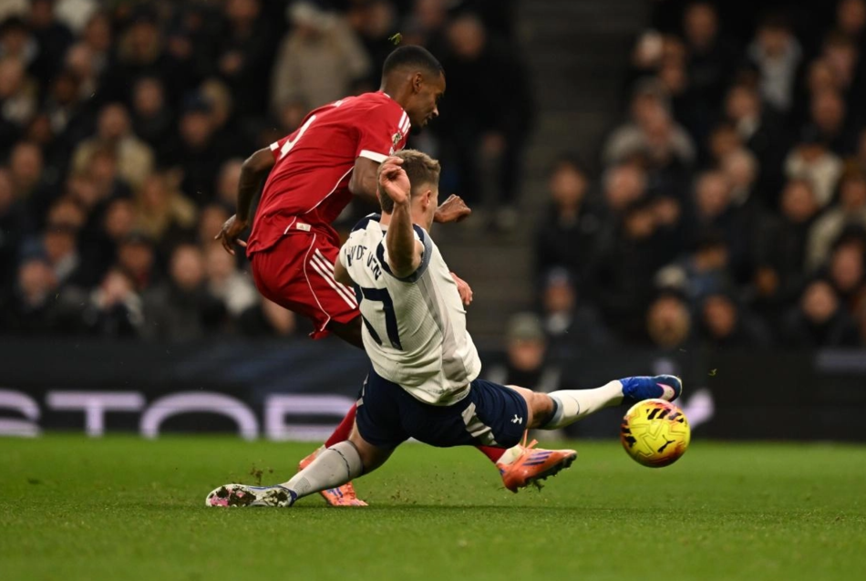 Tottenham vs Liverpool (00:30 – 21/12) | Xem lại trận đấu